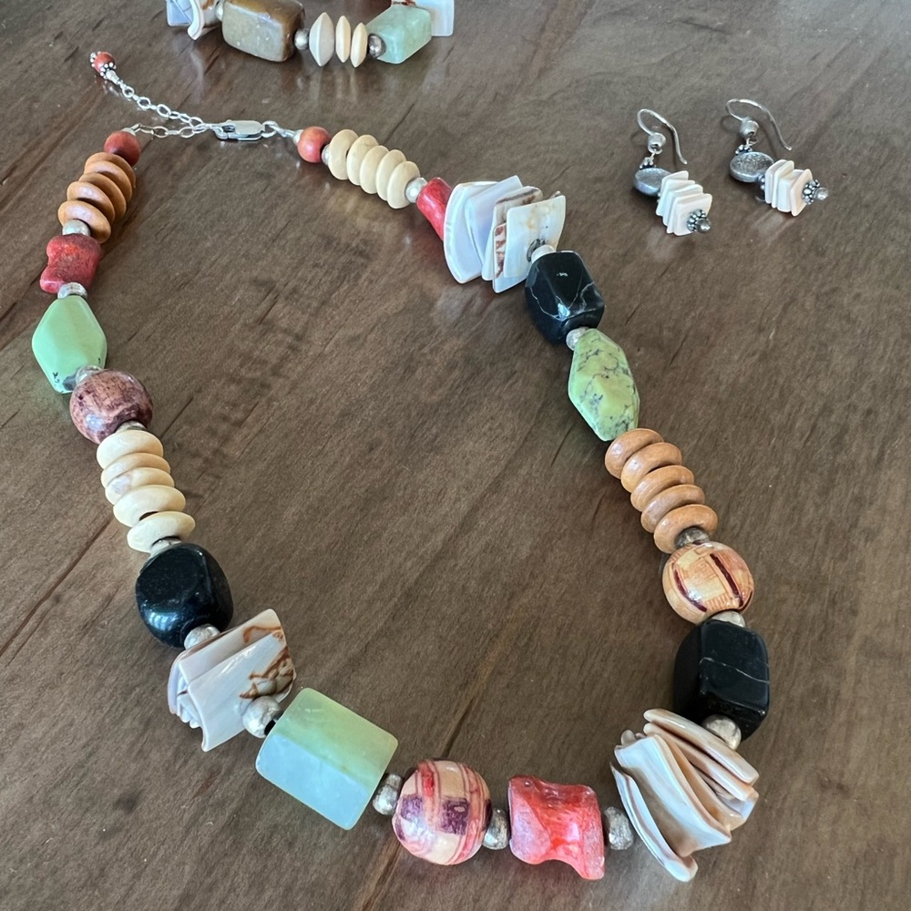 Full Matching Jewelry Set - Picture 2 of 2